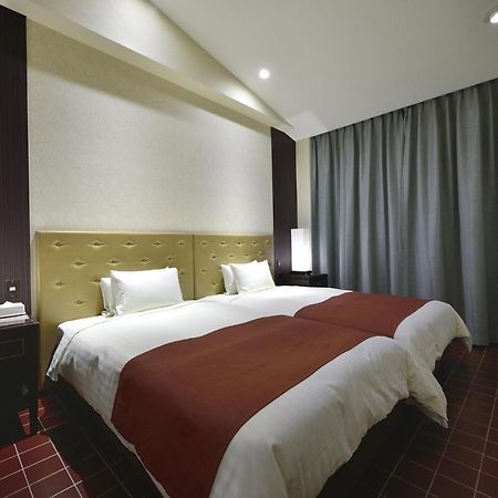Exes Ishigaki Hotel Ishigaki  Exterior foto